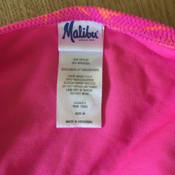 Malibu Women’s Bikini Top & Bottom 2 Pc Swimwear - Picture 3 of 5